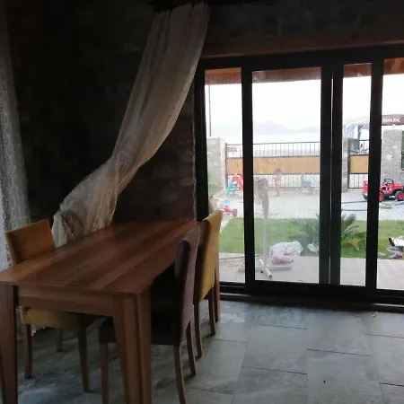 Tas Villa *