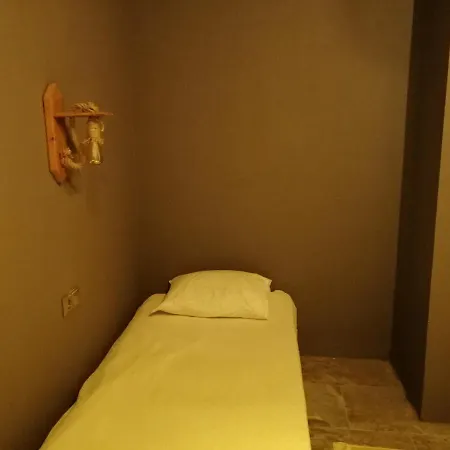Tas Vilă *
